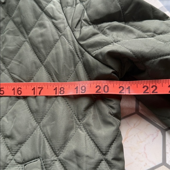 Banana Republic Quilted Olive Green Bomber Jacket - Picture 11 of 12